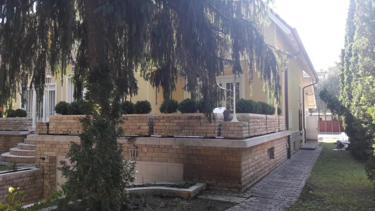 לינה וארוחת בוקר דברצן Pero Panzio מראה חיצוני תמונה